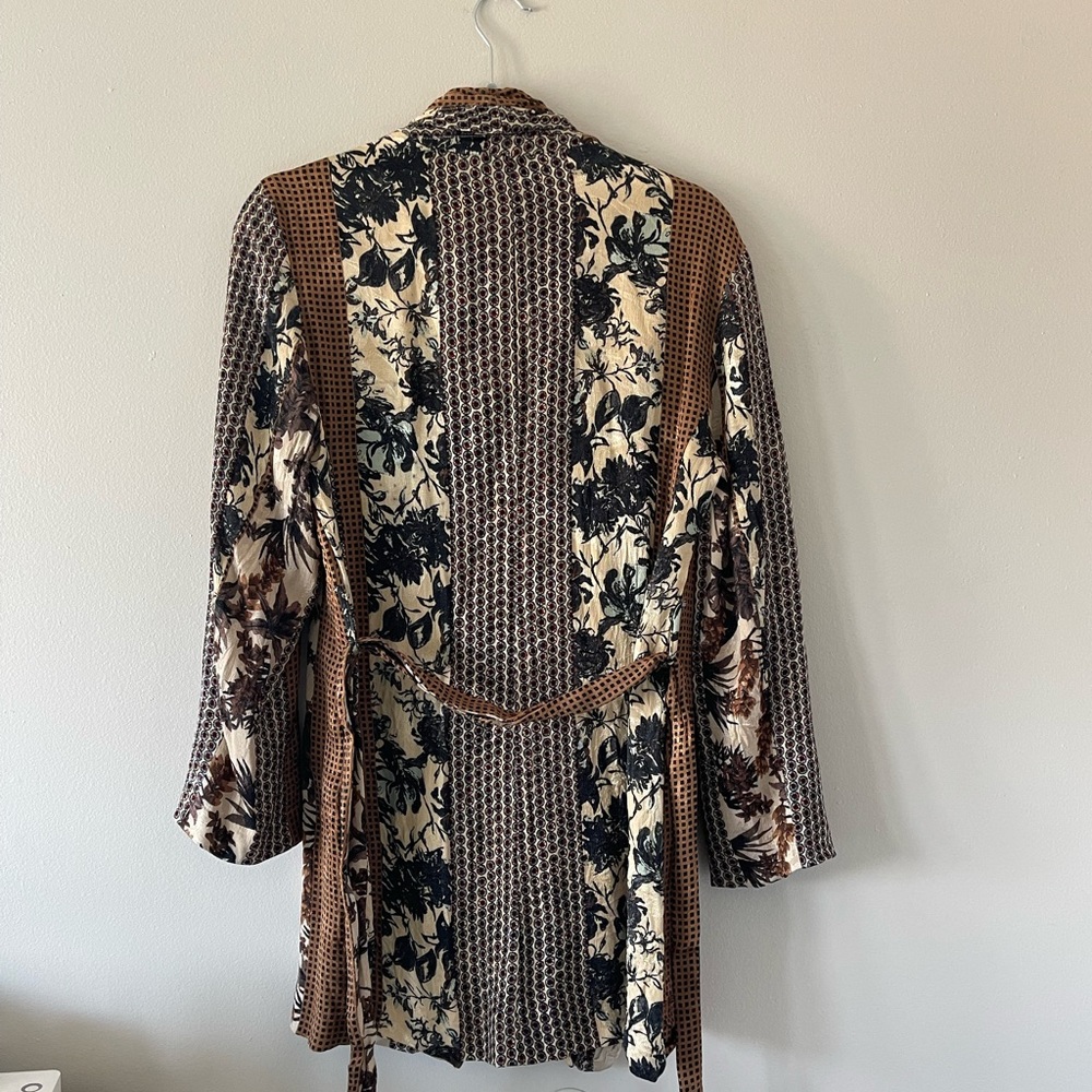 Floral Zara Robe - Picture 3 of 3